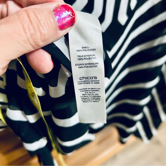 CHICO’S black & white, airy, boxy, blouse - Size L (Chico’s size 2) - Picture 5 of 5